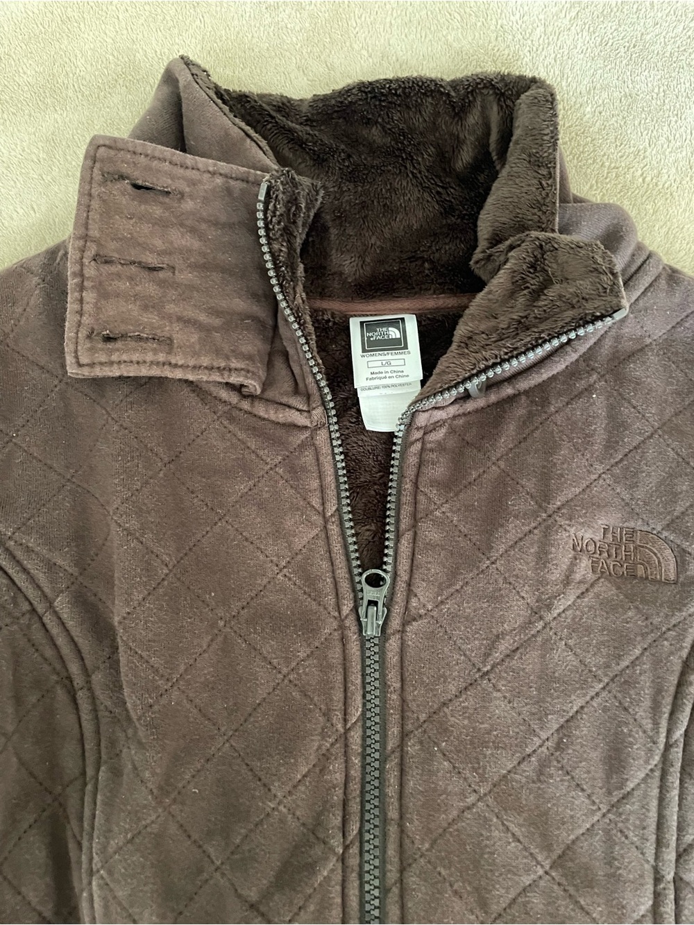 The North Face Women's Quilted Puffer Jacket in Brown - Picture 3 of 6